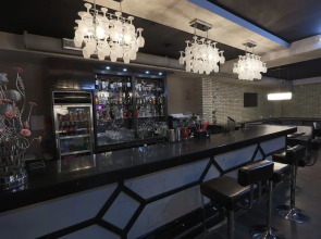 Отель Zargaron Plaza