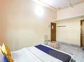 SPOT ON 78162 Maitri Paying Guest House