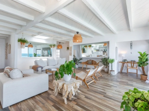 Casa del Mar by Oraklus