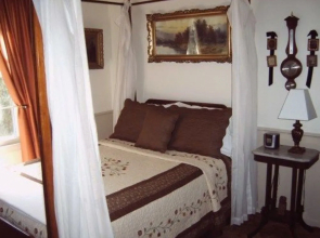 Moore House Bed and Breakfast