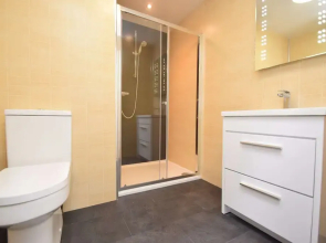 Rosedene Highland House - Emperor Apartment 6