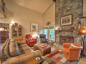 Beech Mountain Escape w/ Mtn Views & Fireplace!