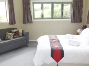 Friends Hill Lodge