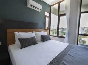 Qinn Hotel