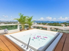 BestViewHot Tub pool Great Location v132