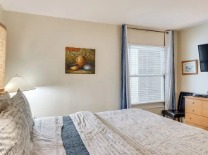 1 Mi to Diamond Peak Ski Resort: Forest-view Condo