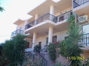 Nikolas Apartments