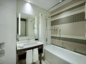 Hampton by Hilton Dubai Airport