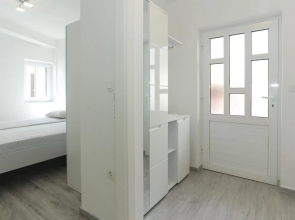 Amazing Home in Solin with WiFi, 1 Bedrooms & Hot Tub
