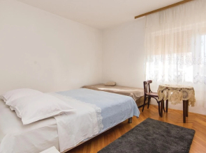 Amazing Apartment in Pakostane With 4 Bedrooms and Wifi