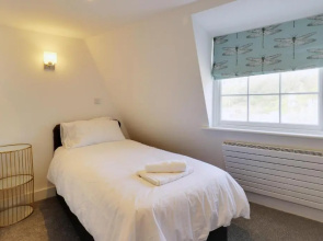 Master accommodation suite 9 With roof top views