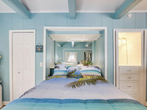 4 Mi to Downtown Chattanooga: Vibrant Studio