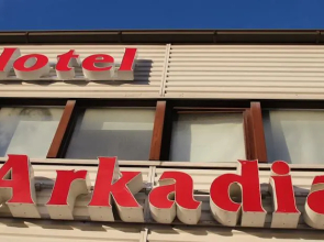 Arkadia Hotel & Café