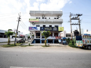 OYO 18738 Hotel Saniya