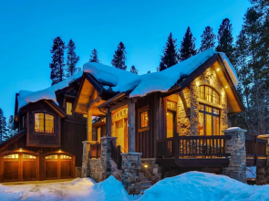 Bear Tracks Lodge