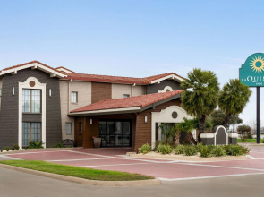 La Quinta Inn by Wyndham Victoria