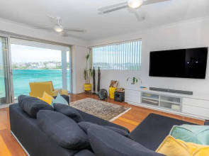 Ocean View Luxury 3 Bedroom Home With Balcony