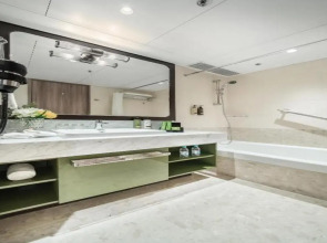 Harbour Plaza Metropolis