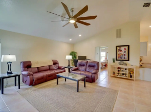 3 Mi to Lake: Peaceful Home w/ Grill in Sebring