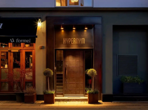 Hypernym Hotel & Suites