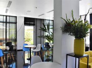 Sea Side by Zvieli Hotels