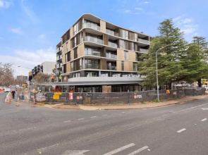 Experience Elegance in This Chic 1-bed Unit