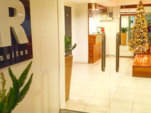 R Suites & Cafe