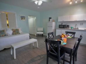 Hollywood Beachside Boutique Suites