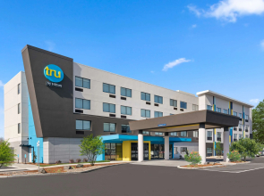 Tru by Hilton Portland Airport