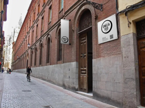 Apartamentos Emilia Feo León Gótico