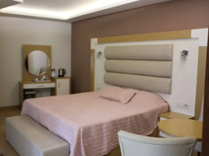 Urla Tarihi Han Otel
