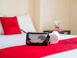 RedDoorz @ Jalan Sukawinatan Palembang