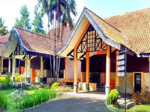 The Tavia Riverside Resort & Convention