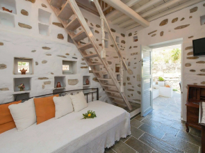 Peristeronas House