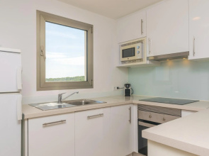 SA MANIGA - Apartment with sea views in CALA MILLOR. Free WiFi