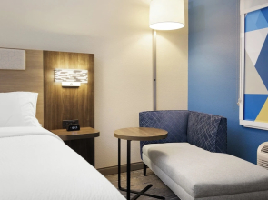 Holiday Inn Express & Suites Steamboat Springs by IHG