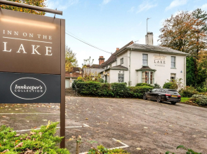 Inn on the Lake by Innkeeper's Collection