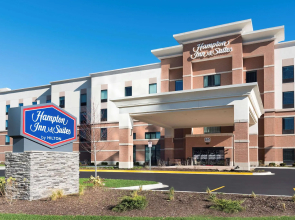 Hampton Inn & Suites Chicago Schaumburg