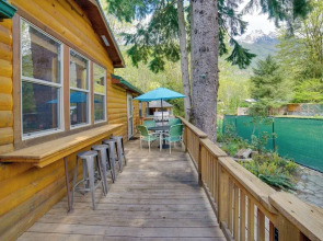 'moose Lodge' Cabin w/ Entertainment Gazebo!