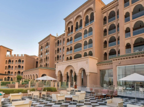Royal Saray Resort