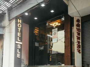 Hotel SLE Residency