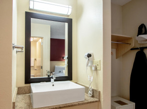 Red Roof Inn PLUS+ Miami Airport