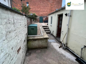 4 Bedroom 3 Bath House By Passionfruitproperties Opposite Coventry City Centre With Free Wi-fi & Garden