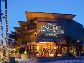 Pacific Terrace Hotel