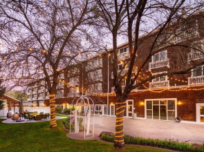 Lake Natoma Inn