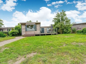 Elegant Chalet in Anjum near Lauwersmeer Lake