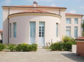 Apartment With one Bedroom in Calambrone, With Wonderful sea View, Shared Pool, Enclosed Garden - Near the Beach