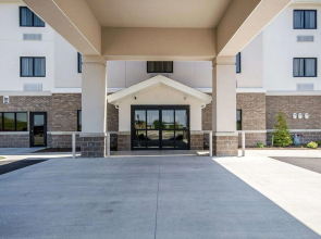 Red Roof Inn & Suites Ferdinand