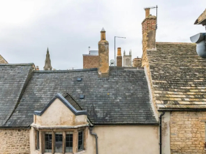 Number 6 Stamford - Boutique Grade II Listed Townhouse