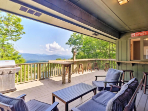 Cabin w/ Fireplace & Mountain Views: 5 Mi to Boone